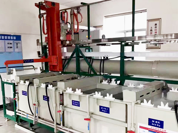 單臂式掛鍍電鍍生產線 單臂式掛鍍電鍍生產線